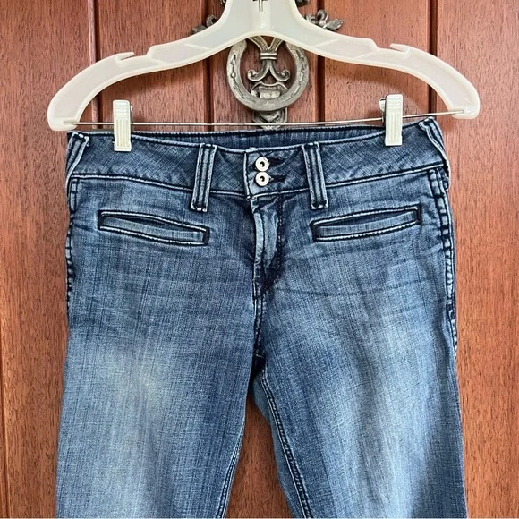 Classic Blue Women's Jeans - Picture 2 of 10